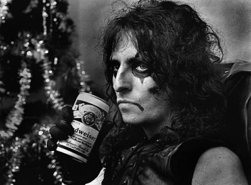 That time Alice Cooper told me that in 1972 his band spent $32,000 on beer alone - earofnewt.com